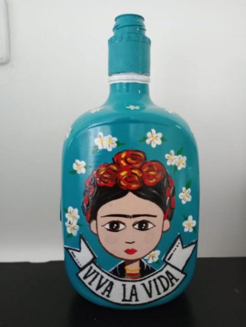 Arte de Acrilico en Botella de Wisky, Frida Kahlo