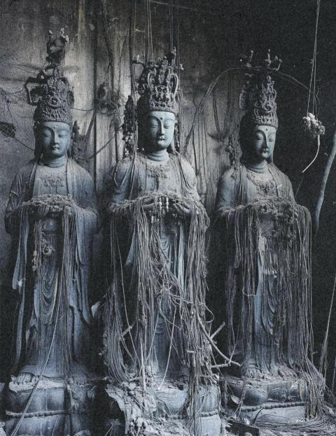 Buddha statues